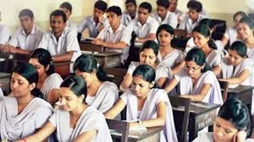 ‘മിക്സഡ് സ്കൂളുകളിലാണേൽ പെൺകുട്ടികൾക്ക് നാണക്കേടുണ്ടാകും’ എന്ന് പറയുന്നവരുമുണ്ട്. ശരിക്കും ആ വിവേചനവും നാണക്കേടുമൊക്കെ പൂർണമായും മാറ്റാനല്ലേ നമ്മൾ ശ്രമിക്കേണ്ടത്?