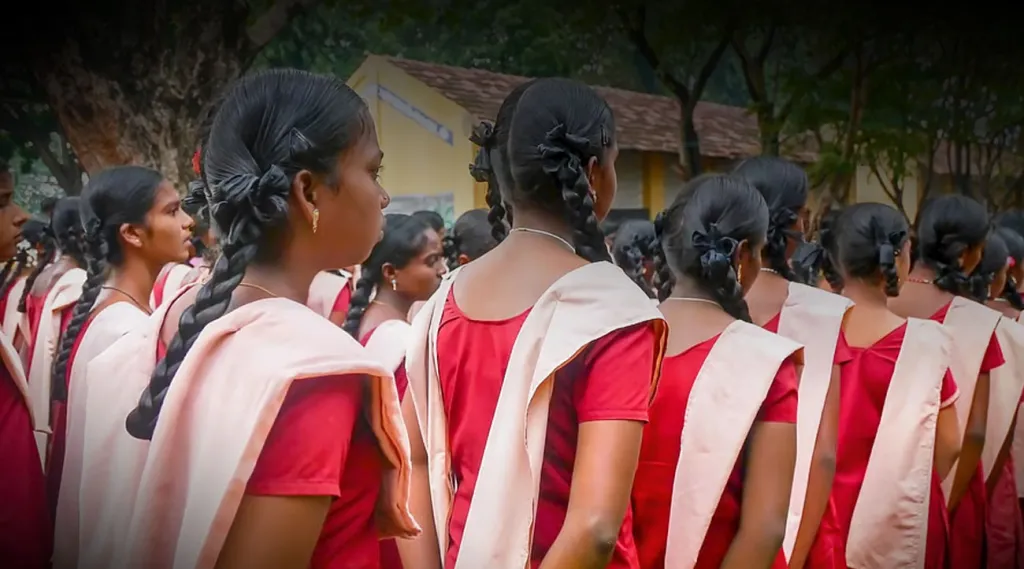 അവധി എടുക്കാൻ താല്പര്യമില്ലാതെ, ക്ളാസുകളിൽ വരണമെന്നുള്ളവരോട്, “അവധിയുണ്ടല്ലോ, വീട്ടിലിരുന്നോളൂ” എന്ന് പറയാൻ പാടില്ല.