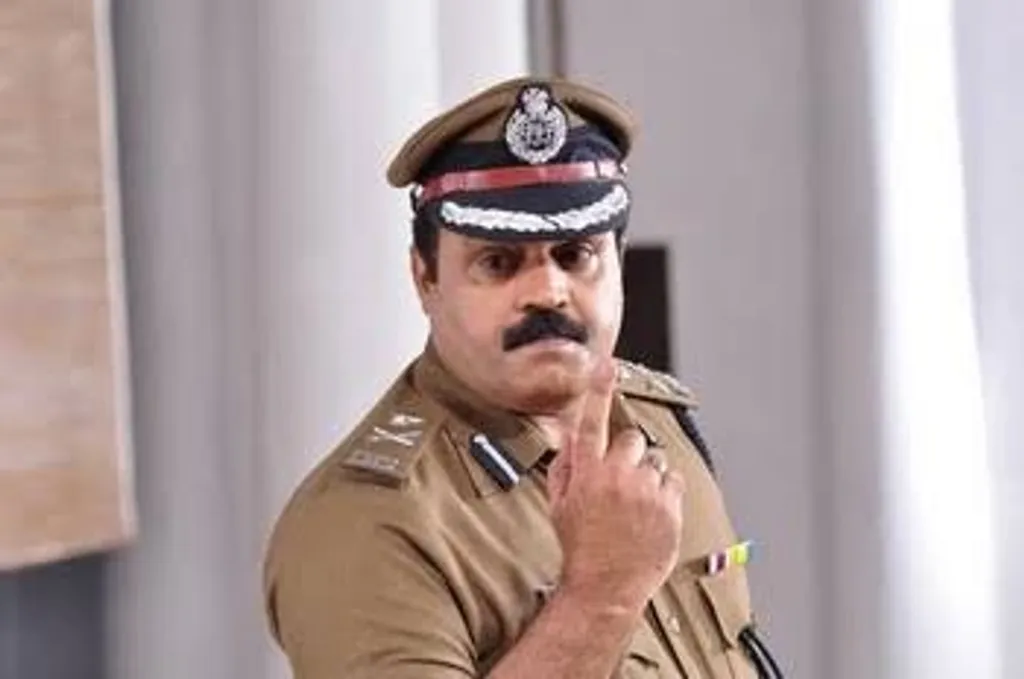 ചെറിയ നിരൂപണബുദ്ധി പ്രയോഗിച്ചാൽത്തന്നെ, സുരേഷ് ഗോപി അഭിനയിച്ച സിനിമകളുടെ രാഷ്ട്രീയത്തിലെ പൊള്ളത്തരം മനസ്സിലാക്കാവുന്നതേയുള്ളൂ.