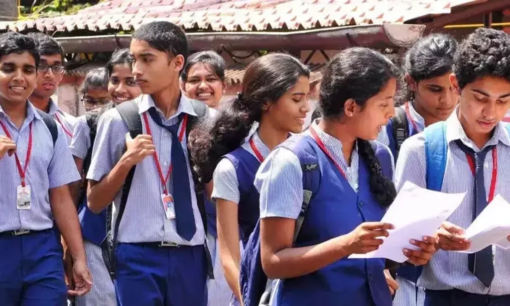 പരീക്ഷാകേന്ദ്രീകൃത പഠനത്തിന് മറ്റൊരു പരിമിതിയുമുണ്ട്. മൾട്ടിപ്പിൾ ചോയ്സ് ചോദ്യങ്ങൾക്ക് വേഗത്തിൽ ഉത്തരം കണ്ടെത്താൻ പഠിപ്പിക്കുന്ന രീതിയും ഒരു വിഷയത്തെ ആഴത്തിൽ മനസ്സിലാക്കാൻ പഠിപ്പിക്കുന്ന രീതിയും ഒന്നല്ല.
