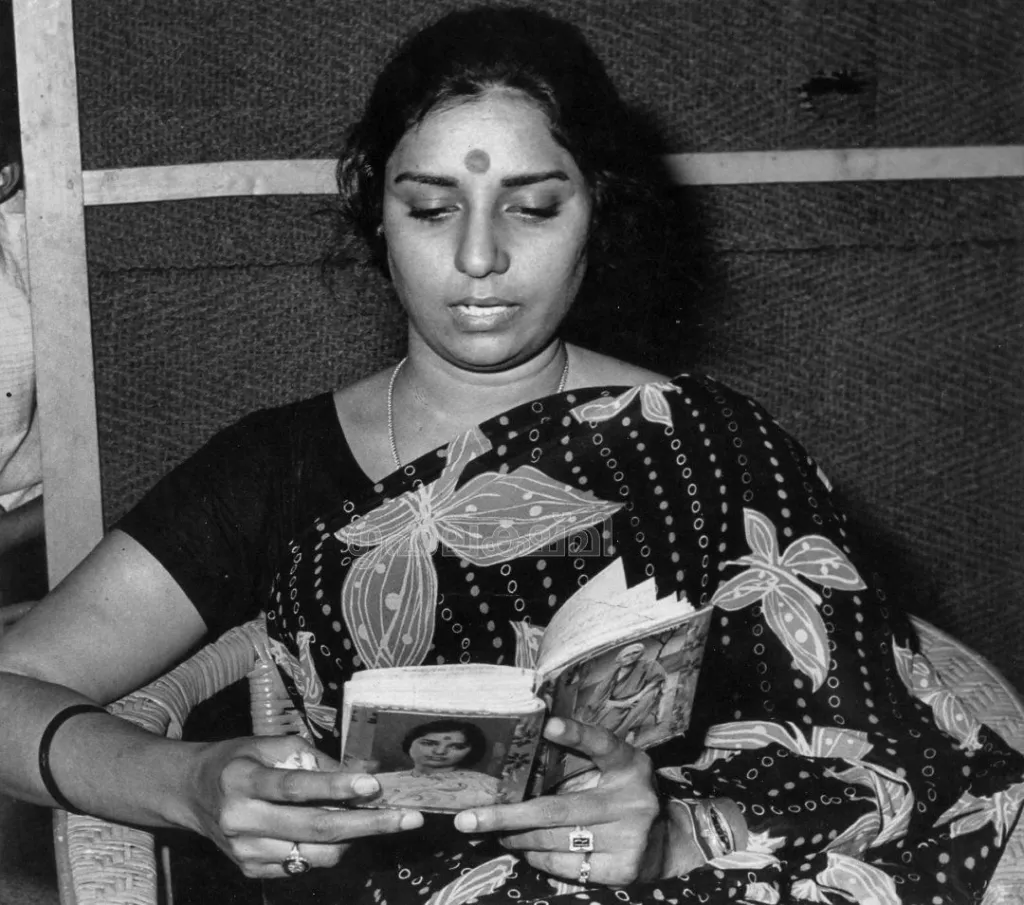 അമ്മയെന്ന വാക്ക് ആലാപനത്തിലൂടെ പൂർണ്ണതയിലെത്തിച്ചത് കേരളത്തിൽ ജനിക്കാത്ത എസ്. ജാനകിയായിരുന്നു.