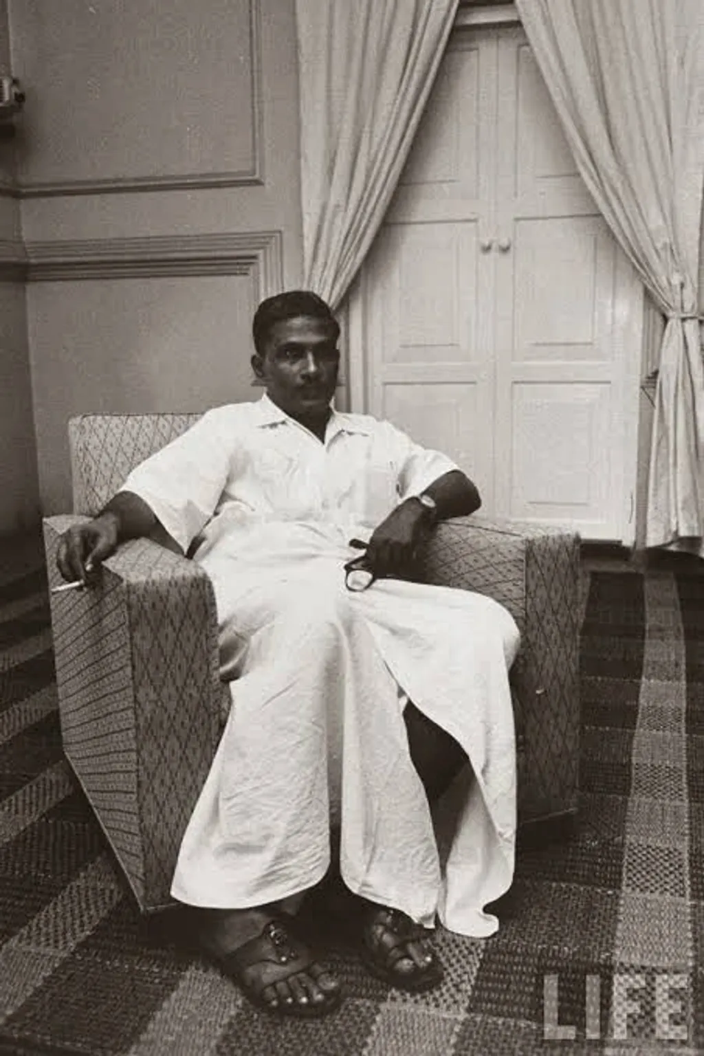 ദാമോദരൻ മരിക്കുമ്പോൾ സി.പി.ഐ നേതാവായിരുന്നു. മരണാനന്തരവും അങ്ങനെ തന്നെ. എന്നാൽ നാലു പതിറ്റാണ്ട് അവിഭക്ത പാർട്ടിയുടെ നേതാവായിരുന്നു അദ്ദേഹം എന്ന കാര്യം ചിലരൊക്കെ മറക്കുന്നു.