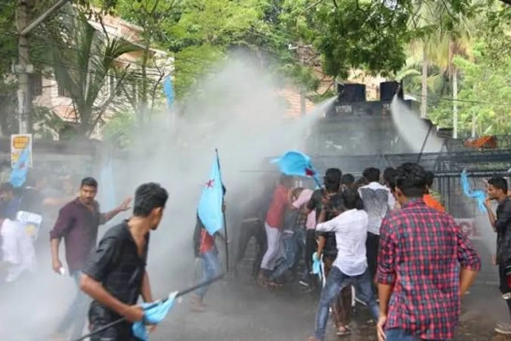 പി.എസ്.സി എന്ന സംവിധാനത്തെ കൂടുതൽ കാര്യക്ഷമമാക്കാനും ഉദ്യോഗാർത്ഥികളുടെ വിശ്വാസം പൂർണ്ണമായി വീണ്ടെടുക്കാനും പുതിയ സർക്കാരിന് ഇനിയും ഒരുപാട് ദൂരം സഞ്ചരിക്കേണ്ടതുണ്ട്.