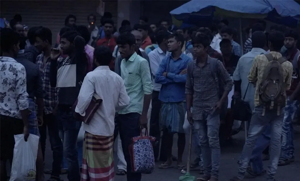 പെരുമ്പാവൂരിലെയും കേരളത്തിലെ മറ്റ് വ്യവസായ കേന്ദ്രങ്ങളിലെയും അന്തർസംസ്ഥാന തൊഴിലാളികളുടെ അവസ്ഥയെ ലഹരി എന്ന ഒറ്റ വിഷയത്തിലൂടെ മാത്രം വിലയിരുത്താൻ കഴിയില്ല.
