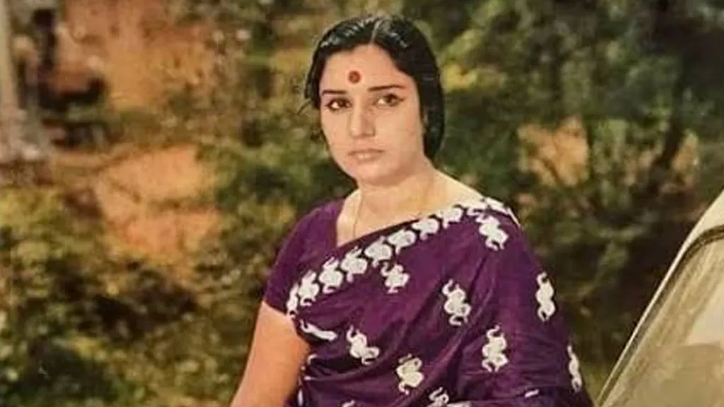 തെലുങ്കിന്റെ മകളായ ജാനകി മലയാളം പാട്ടുകൾക്ക് നൽകുന്ന ഭാവം അതിശയിപ്പിക്കുന്നതാണ് എന്നത് എല്ലാവരും പറയും. പാട്ടു കേട്ടാൽ അവർ മലയാളി അല്ല എന്ന് നമുക്ക് മനസ്സിലാവുകയേ ഇല്ല.