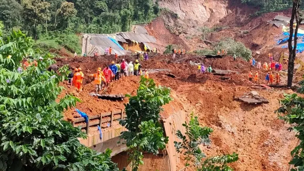 എല്ലാ മണ്ണിടിച്ചിലും ഭൂമിയുടെ ഏറ്റവും ദുർബലമായ ഭാഗത്തുനിന്നാണ് തുടങ്ങുക. കള്ളാടിയിലും മുകളിൽനിന്നല്ല, താഴെനിന്നാണ് ഇടിഞ്ഞു തുടങ്ങിയത്.