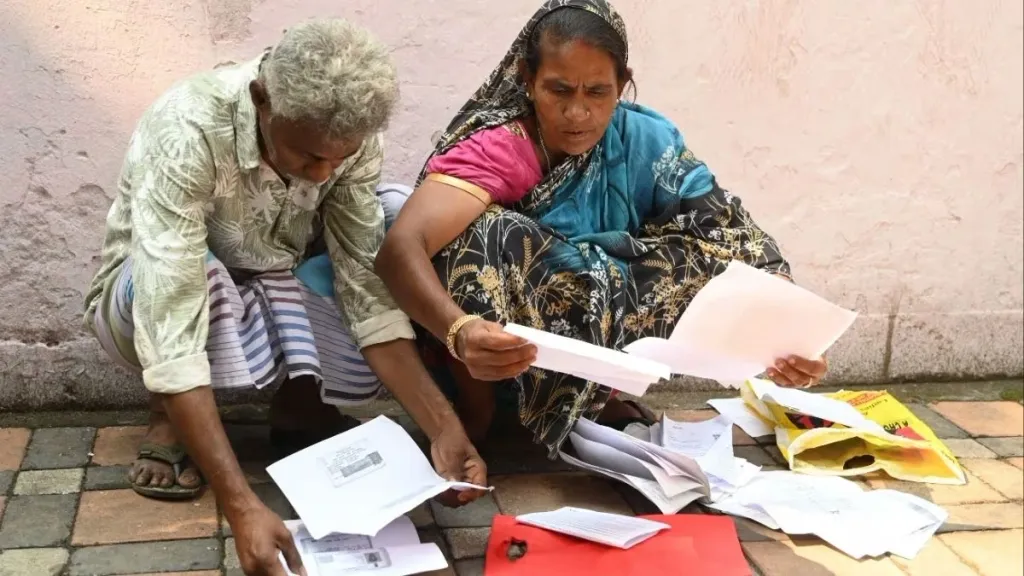 വോട്ടർ പട്ടികയിൽ നിന്ന് പേര് ഒഴിവാക്കപ്പെട്ട ഒരാൾക്ക് പിന്നീട് വിവിധ സർക്കാർ സേവനങ്ങൾ ലഭിക്കുന്നതിലും തടസ്സമുണ്ടാകാമെന്ന് ആശങ്കകളുണ്ട്. 