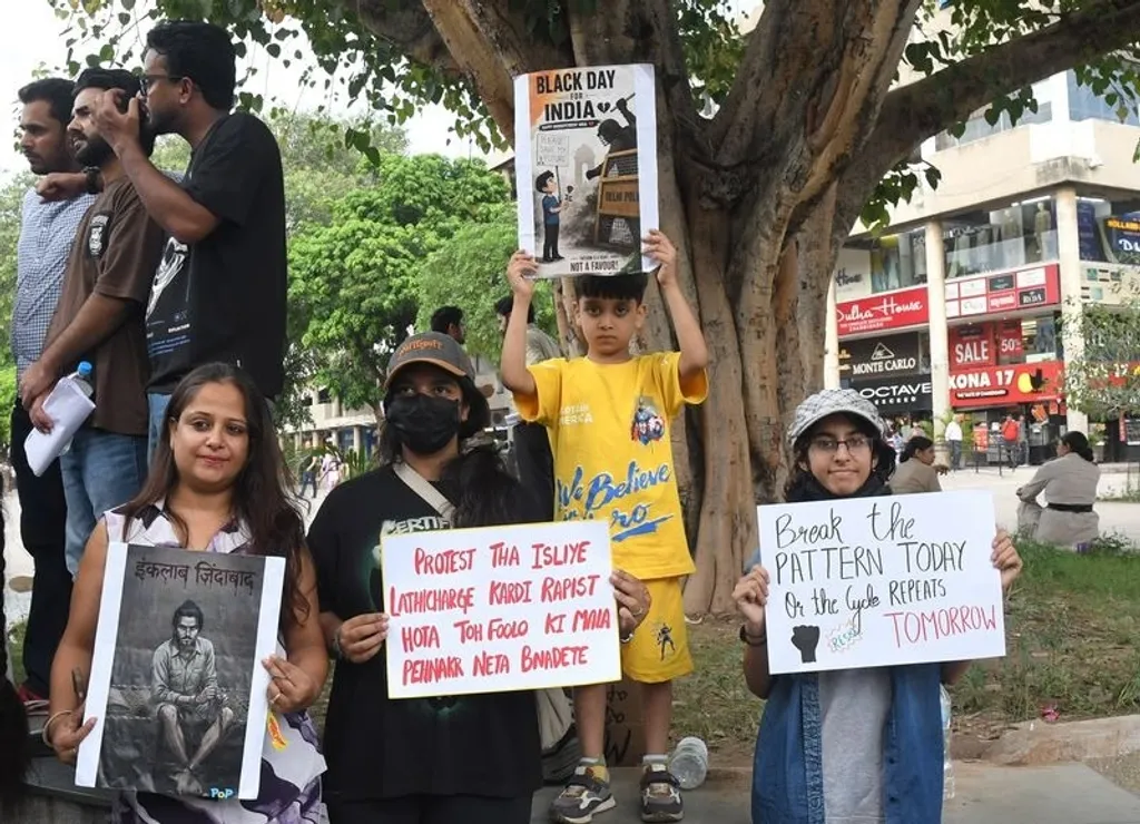 ഇതിനുമുമ്പ് നടന്ന പല വിദ്യാർത്ഥി പ്രക്ഷോഭങ്ങളിൽ നിന്നും സി.ജെ.പി സമരം വ്യത്യസ്തമാവുന്നത്, സ്കൂൾ വിദ്യാർത്ഥികളുടെ കൂടി പങ്കാളിത്തം കൊണ്ടാണ്. 18 വയസ്സ് തികയാത്ത പല കുഞ്ഞുങ്ങളും മാതാപിതാക്കൾക്കൊപ്പമാണ് സമരത്തിനെത്തുന്നത്.