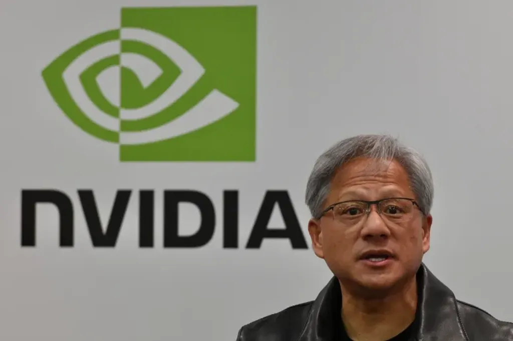 ചിപ്പ് നിർമ്മാണത്തിലെ ആഗോള ഭീമനായ ‘എൻവിഡിയ’ (Nvidia) കമ്പനി CEO Jensen Huang. നിർമ്മിതബുദ്ധി കാരണം ഉറപ്പായും തൊഴിലാളികളെ ആവശ്യമില്ലാത്ത അവസ്​ഥ വരുന്ന മേഖല റേഡിയോളജി അഥവാ കമ്പ്യൂട്ടർ വിഷൻ ആയിരിക്കും എന്നാണ് അദ്ദേഹം പറയുന്നത്. 
