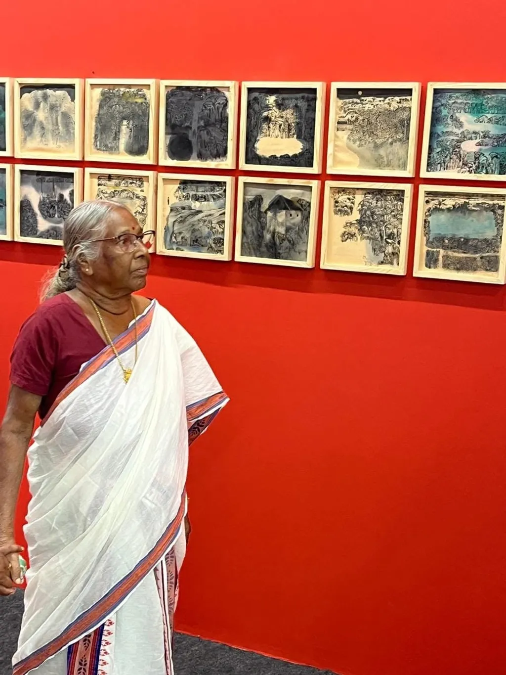 പി. സരോജിനി. ‘അരികിലുള്ളപ്പോഴും അകലെയാണെങ്കിലും നിരന്തരം പ്രതിരോധിക്കേണ്ട, കണ്ണു തെറ്റിയാൽ മുക്കിക്കൊല്ലുന്ന സ്​നേഹമാണ് അമ്മ’.