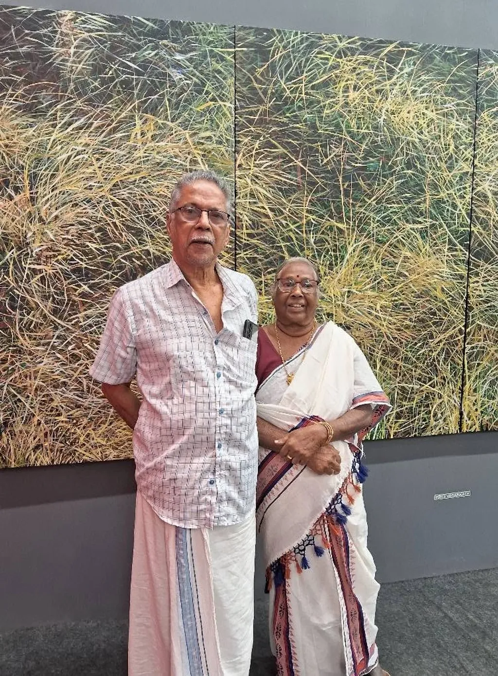 എം.പി. ബാലനും പി. സരോജിനിയൂം. ‘പുസ്​തകോൽസവത്തിലും ബിനാലെയിലുമെല്ലാം അച്ഛനൊപ്പം ആവേശത്തോടെ നടന്നു. ഫോട്ടോകൾക്ക് വിമുഖതയില്ലാതെ നിന്നുതന്നു’.