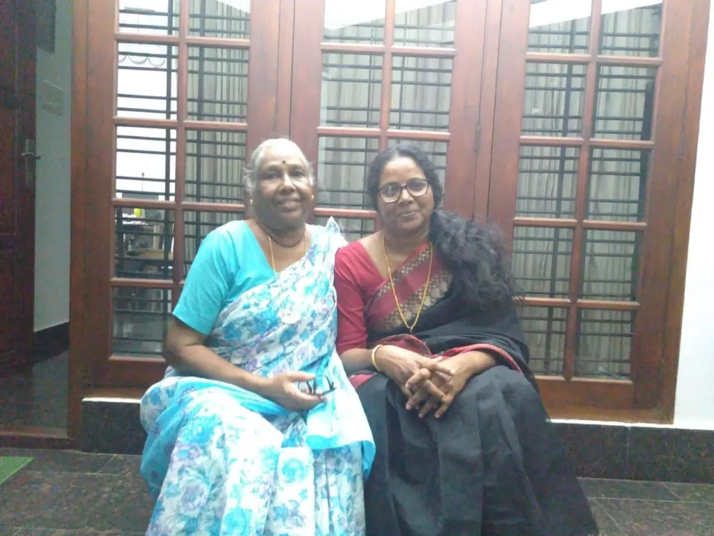 പി. സരോജിനിയും മകൾ എം.പി. ബീനയും.