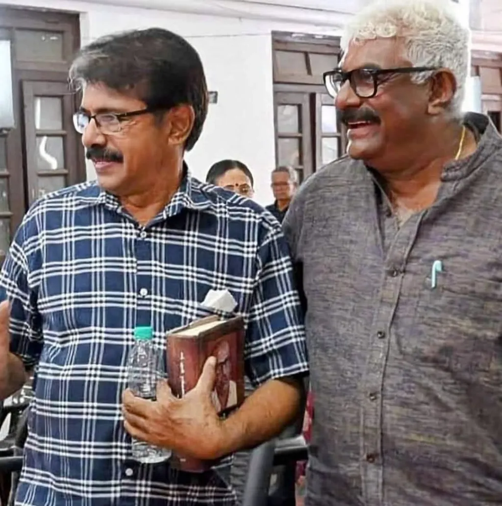 മലയാള കവിയും അഭിനേതാവുമായ ബാലചന്ദ്രൻ ചുള്ളിക്കാടും സി.ഐ.സി.സി ജയചന്ദ്രനും.