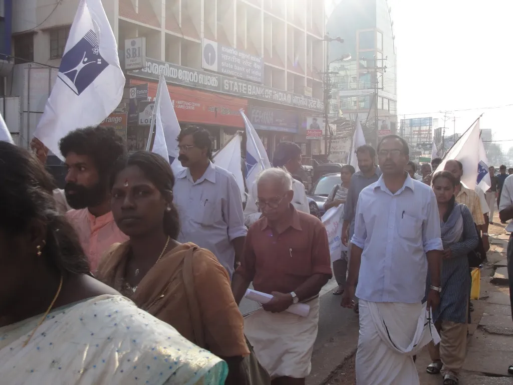 സത്യസന്ധമായി സംവാദവിഷയ ങ്ങൾ മുന്നോട്ടുവച്ച എം.പി, പാർട്ടിയിൽനിന്ന് പുറത്തായെങ്കിലും ഇന്നും കമ്യൂണിസ്റ്റുകാരനായി തന്നെ കഴിയുന്നു. 