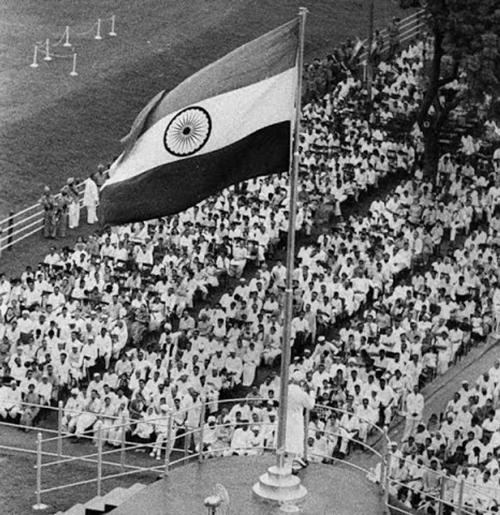 ഇന്ത്യയൊട്ടാകെ കമ്യൂണിസ്റ്റുകാർ ബ്രിട്ടീഷ് കൊളോണിയലിസം അവസാനിച്ച് ഇന്ത്യൻ ജനത രാഷ്ട്രീയ സ്വാതന്ത്ര്യത്തിലേക്ക് പ്രവേശിച്ച 1947 ആഗസ്റ്റ് 15 വലിയ ആഘോഷദിനമായിട്ടാണ് ആചരിച്ചത്.