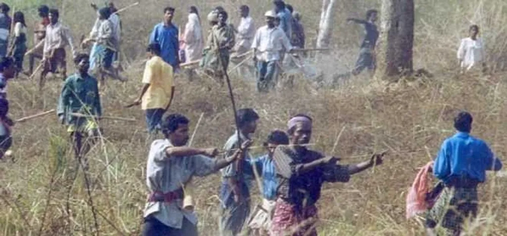 സംഘർഷത്തിനിടെ പോലീസ്- വനംവകുപ്പ് ഉദ്യോഗസ്ഥർക്കുണ്ടായ പരിക്ക് മുൻനിർത്തി മുത്തങ്ങ സമരത്തെ കേവലം ക്രമസമാധാന പ്രശ്നമായി ചുരുക്കിക്കാണുന്നത് നീതിയല്ല. 