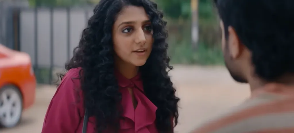 ഏലിയൻ എന്നാൽ സൂപ്പർപവറുള്ള ജീവി എന്ന മുൻവിധിവെച്ച് ഏത് അമാനുഷിക ശക്തിയാണ് തൻ്റെ മുന്നിലെത്തിയ ഏലിയനുള്ളത് എന്ന് വിക്കി പരീക്ഷിച്ച് അറിയാൻ ശ്രമിക്കുന്നുണ്ട്.