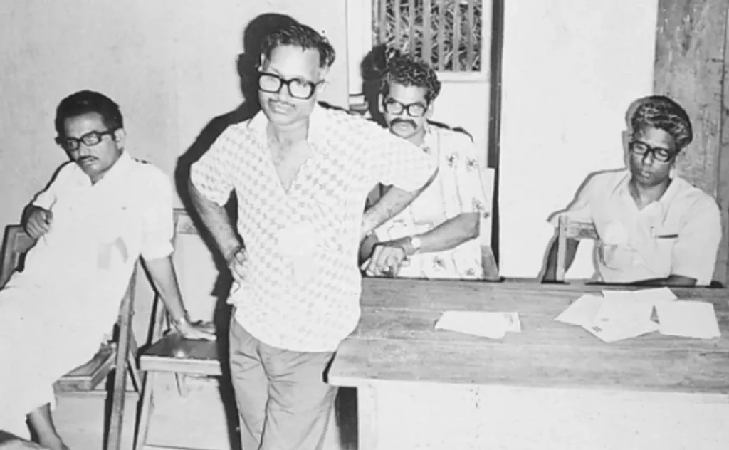എം. പി. പരമേശ്വരൻ സുഹൃത്തുകളോടൊപ്പം..
