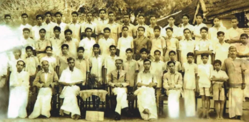 എം.പി. പരമേശ്വരൻ സ്കൂൾ  വിദ്യാഭ്യാസകാലത്ത്.
