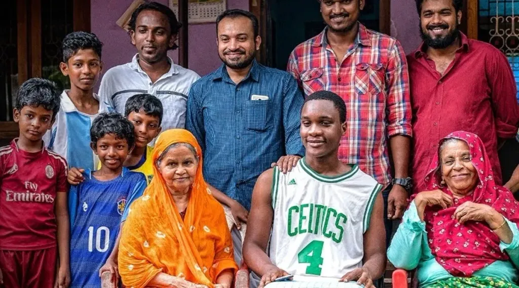 മലബാർ മലയാളം സ്വാഭാവികമായി ഉപയോഗിച്ച മലയാള സിനിമകൾ ഈയിടെ ധാരാളമായി ഉണ്ടായിവരുന്നുണ്ട്. പലപ്പോഴും ഇത്തരം ഭാഷാഭേദങ്ങൾ സൃഷ്ടിയെ കൂടുതൽ മനുഷ്യരിലേക്ക് അടുപ്പിക്കുന്നു. ഇതുതന്നെയാണ് മാനകീകരണത്തിന്റെ രാഷ്ട്രീയം.
