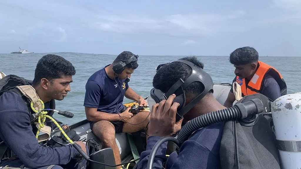 കാണാതായ മത്സ്യത്തൊഴിലാളികൾക്കായി തിരച്ചിൽ നടത്തുന്ന സംഘം
