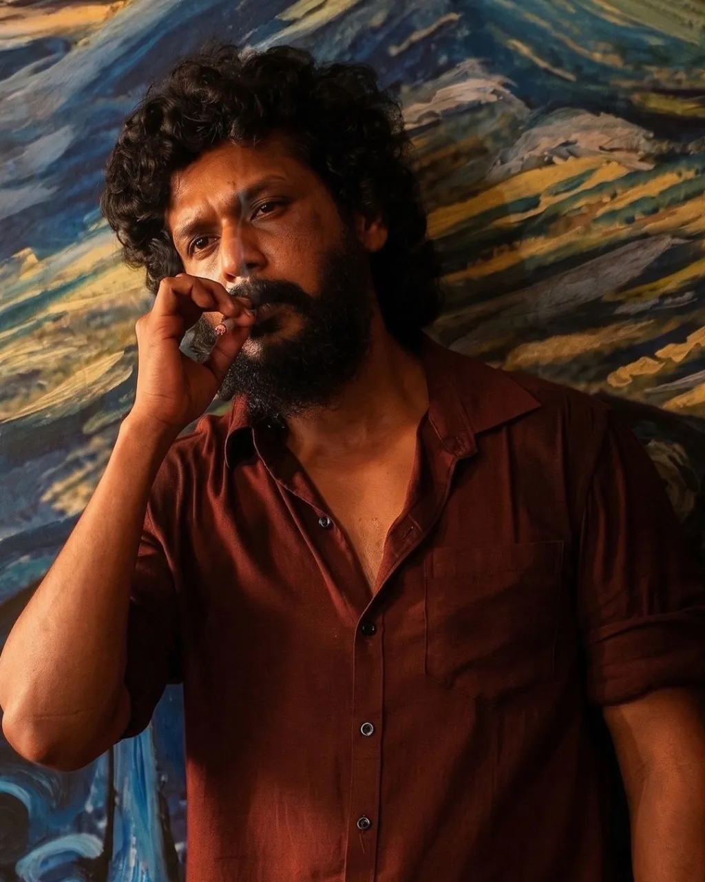 സ്വത്തിന്റെ പേരിൽ തന്റെ അമ്മയെ സ്വന്തം അമ്മാവൻ വെട്ടിക്കൊല്ലുന്നത് കണ്ടതാണ് ദേവദാസിന്റെ (ലോകേഷ് കനകരാജ്) ബാല്യത്തിലെ മായാത്ത ഓർമകളിലൊന്ന്.