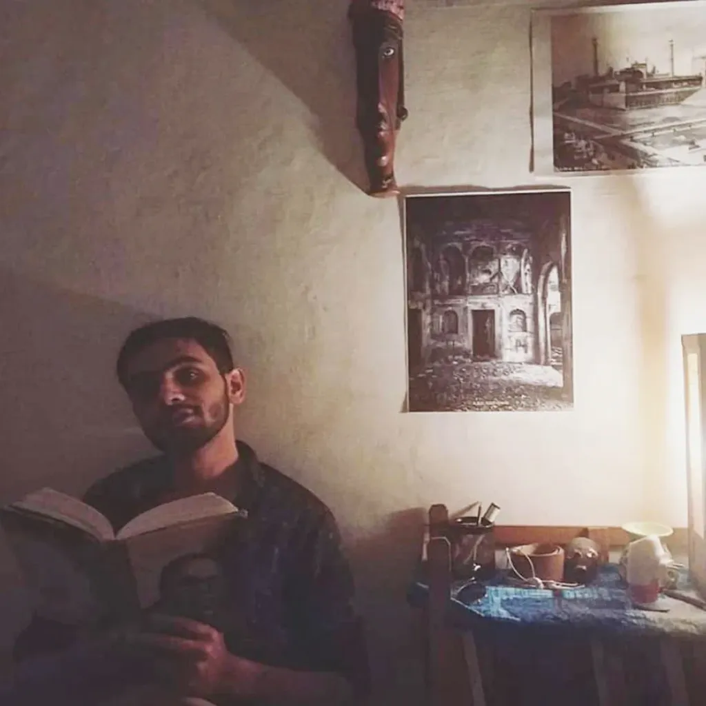 സാരണ്ട വനങ്ങളുടെ വന്യസൗന്ദര്യത്തിലേക്ക് തിരികെപ്പോകാനും അപൂർണ്ണമായ അന്വേഷണങ്ങൾ തുടരാനുമുള്ള ആഗ്രഹത്തോടെയാണ് ഖാലിദ് തന്റെ ഗവേഷണം അവസാനിപ്പിച്ചത്.
