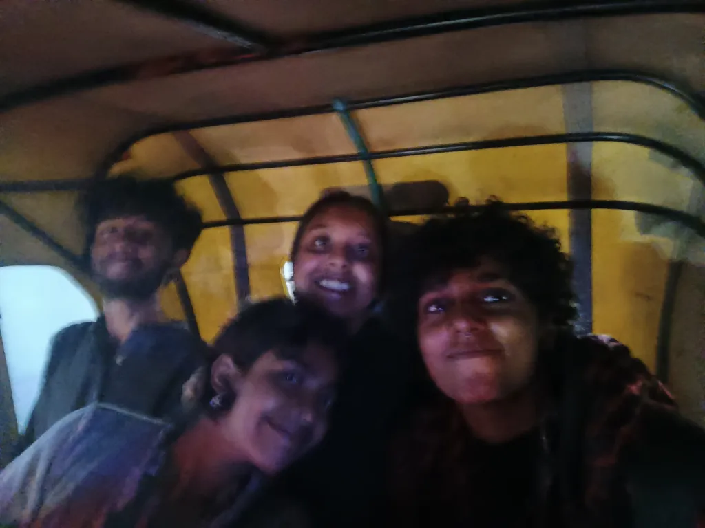 ക്വീർ സമൂഹത്തെ മറ്റുള്ളവർ പകർത്തുന്നതും, ക്വീർ മനുഷ്യർ സ്വയം പകർത്തുന്നതും തമ്മിലുള്ള വീക്ഷണ വ്യതിയാനം തന്നെയാണ് ഇത്തരം ഇടപെടലുകളുടെ അവഗണിക്കാനാവാത്ത രാഷ്ട്രീയ പ്രാധാന്യം.