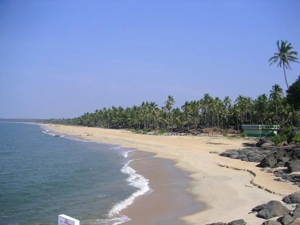 തുറമുഖം, റെയിൽത്താവളം, വനക്കൂപ്പ്, കോടതി എന്നിവയിലേക്കുള്ള സഞ്ചാരം ‘പൊതു’വായിരുന്നു; എന്നാൽ ഉപജീവനത്തിനോ ആചാരനിർവഹണത്തിനോ പലായനത്തിനോ വേണ്ടി ഭരണകൂടം നിർണയിച്ച ആ പൊതുപ്രവാഹത്തിനു കുറുകെയുള്ള സഞ്ചാരം സംശയാസ്പദമായിരുന്നു.