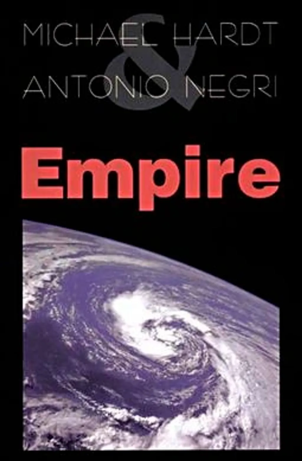 ‘Empire’ എന്ന ആശയത്തിന്റെ തുടർച്ചയിലാണ് ‘Multitude’ എന്ന പരികല്പന രൂപപ്പെടുന്നത്. ഹാർഡ്റ്റ്- നെഗ്രി വാദത്തിൽ, പഴയ സാമ്രാജ്യത്വത്തിന്റെ territorial, nation-state കേന്ദ്രീകൃത അധികാരക്രമത്തെ ഒരു decentralised, deterritorialised ആഗോള ശൃംഖല മറികടന്നിരിക്കുന്നു.