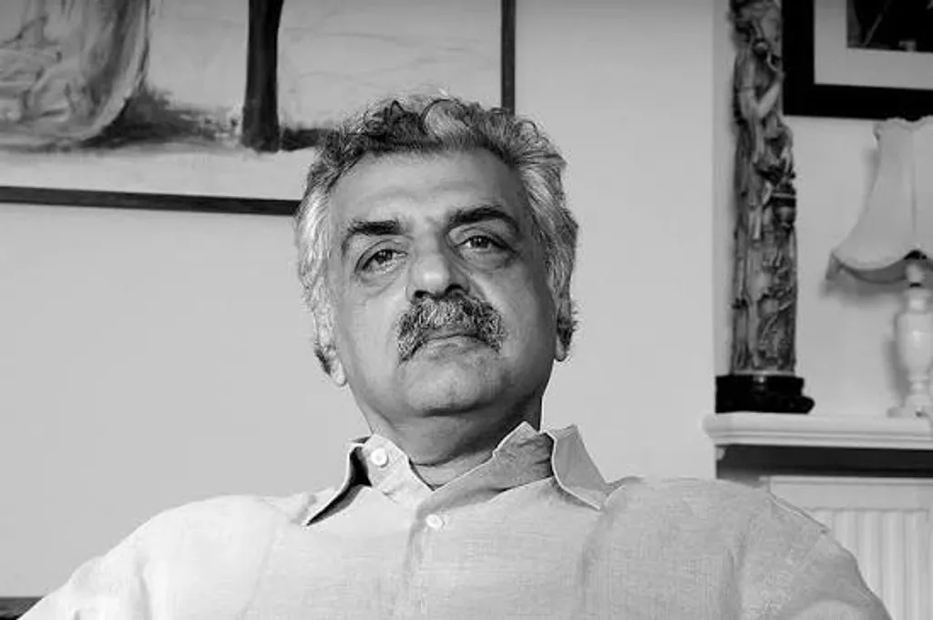 താരീഖ് അലി. താരീഖ് അലിയുടെ ചോദ്യങ്ങളിലെ ചില ട്രോട്സ്കിയിസ്റ്റ് ഉന്നങ്ങൾക്ക് ദാമോദരൻ വഴങ്ങുന്നില്ല എന്നതും പല ഉത്തരങ്ങളിൽനിന്നും വ്യക്തമാണ്.