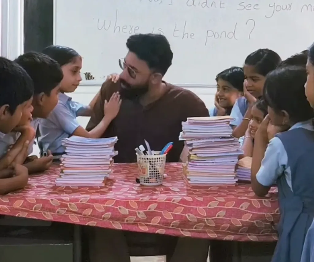 ടീച്ചർക്ക് ബോധനത്തിന് അടിസ്ഥാനമാവേണ്ടത് സ്വന്തം ക്ലാസ് മുറിയിലെ വിദ്യാർത്ഥികളാവണം. വിദ്യാർത്ഥികൾ മാറുമ്പോൾ പ്രവർത്തനത്തിലും സ്വാഭാവിക മാറ്റം ഉണ്ടാവണം. വിദ്യാർത്ഥി പഠിതാവാണ്; സാമൂഹ്യമാധ്യമ ഉള്ളടക്കമല്ല