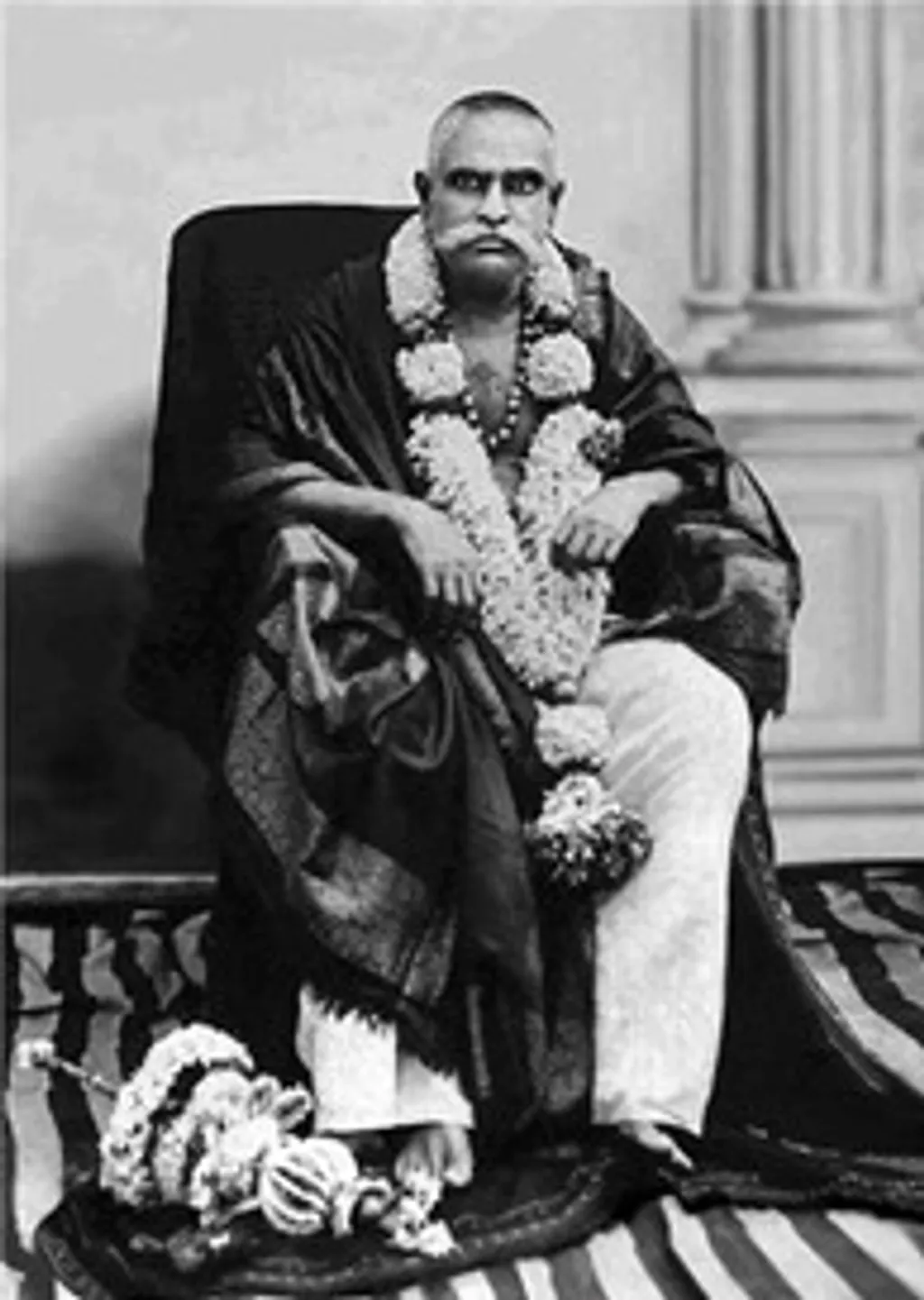 സി. വി. രാമൻപിള്ള. സി. വി. രാമൻപിള്ളയുടെ 'വിദേശീയ മേധാവിത്വം' (1922)  രാഷ്ട്രീയ നിലപാടുകളുടെ പ്രകടന പത്രികയായി കാണാമെങ്കിലും, അധിനിവേശത്തിനെതിരെ ചെറുത്തുനിൽപ്പെന്ന രീതിയിൽ പുനർവായന അർഹിക്കുന്നു