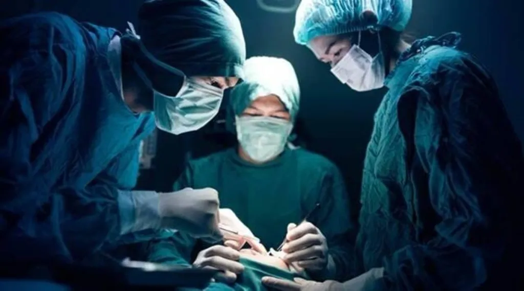 ആവശ്യമായത്ര MBBS ഡോക്ടർമാരെ പരിശീലിപ്പിക്കുകയും, ഗ്രാമീണ സേവനത്തിന് അനുയോജ്യമായ ശമ്പളവും, ജോലി സാഹചര്യങ്ങളും താമസസൗകര്യങ്ങളും, പ്രൊഫഷണൽ പുരോഗതി ഉറപ്പാക്കുകയും ചെയ്താൽ, ഗ്രാമീണ മേഖലകളിലെ ഡോക്ടർമാരുടെ കുറവ് വലിയ തോതിൽ പരിഹരിക്കാനാകും.
