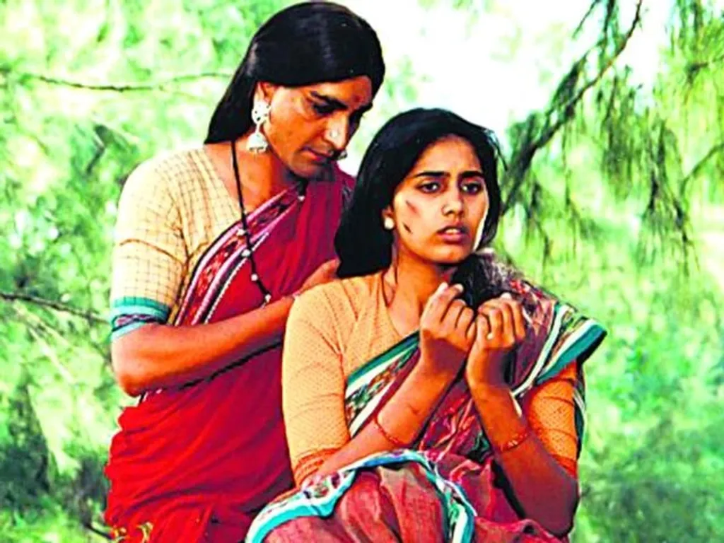 1996-ലെ ‘ദായ്റാ’യുടെ കഥ തുടങ്ങുന്നത് വിവാഹത്തിന്റെ തലേന്ന് തട്ടിക്കൊണ്ടുപോകപ്പെടുന്ന ഒരു ഗ്രാമീണ യുവതിയിലൂടെയാണ്. വേശ്യാവൃത്തിയിലേക്ക് തള്ളിവിടപ്പെടുന്ന അവൾ അവിടെനിന്ന് രക്ഷപ്പെടുന്നു. 