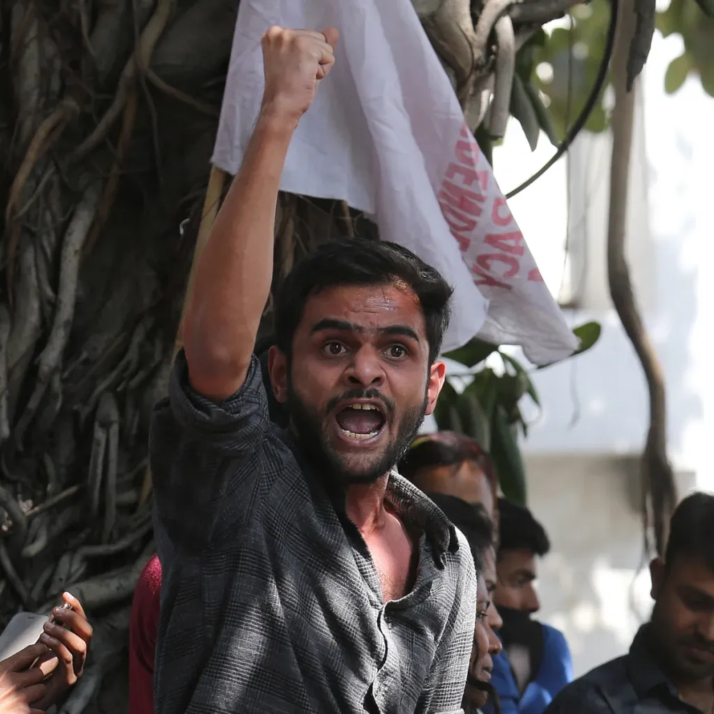 ഉമർ ഖാലിദ്. തെരഞ്ഞെടുപ്പ് രാഷ്ട്രീയത്തിനു പുറത്ത് ആദിവാസികളുടെയും പാർശ്വവത്കൃത മനുഷ്യരുടേയും രാഷ്ട്രീയ- സാമൂഹ്യ അവകാശങ്ങൾക്കുവേണ്ടി പ്രവർത്തിക്കുന്നവർ ഭരണകൂടത്തിന്റെ നിരന്തര വേട്ടക്കിരകളായി.
