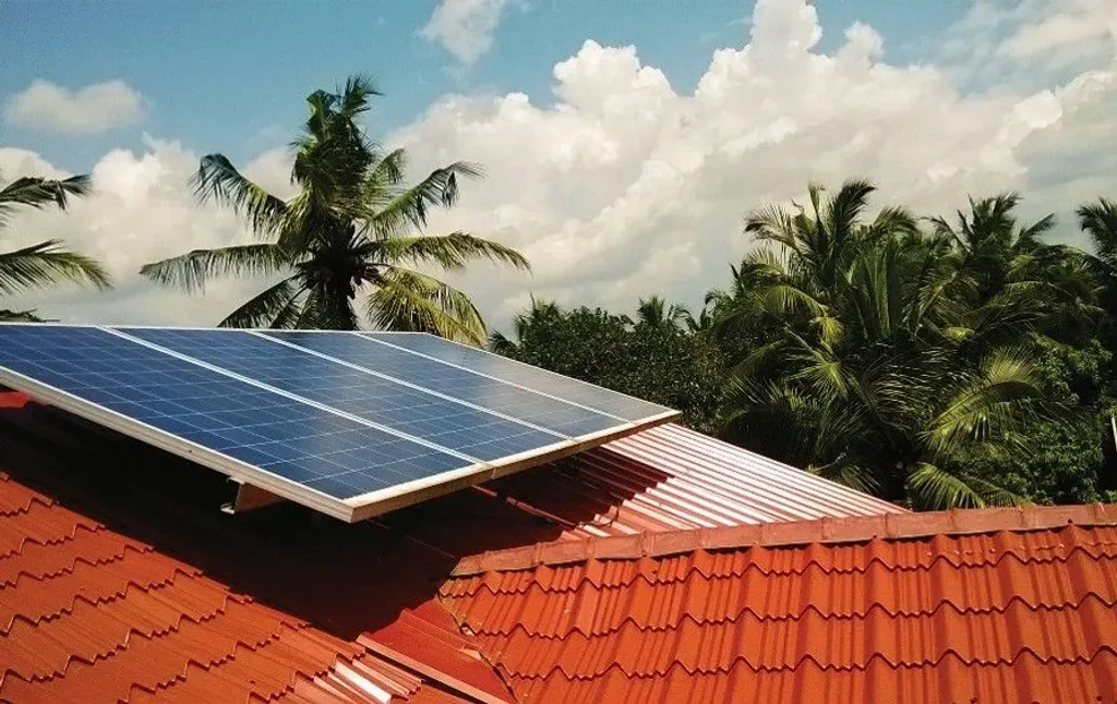 Kerala’s rapidly expanding rooftop solar sector provides the foundation. Solar generation has increased nearly ninefold between 2020 and 2026, from about 275 million units to 2,421 million units.