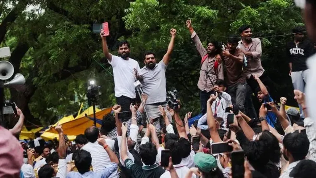 കോക്റോച്ച് ജനതാപാർട്ടിയുടെ (CJP) നേതൃത്വത്തിൽ ദൽഹിയിലെ ജന്ദർമന്ദറിൽ നടന്ന സമരം.