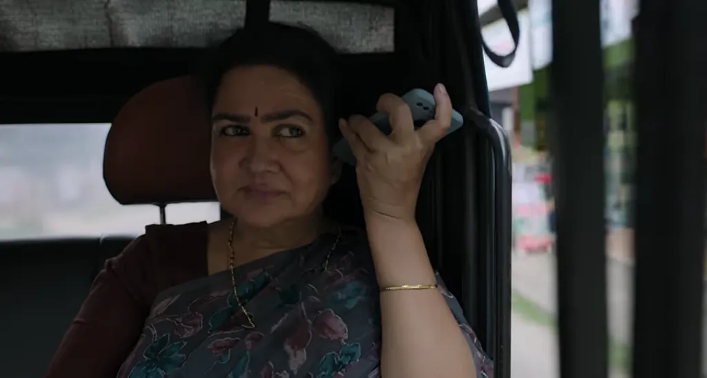 പ്രത്യക്ഷത്തിൽ രണ്ടു വ്യക്തികളുടെ അഹന്തകളുടെ (Ego) ഏറ്റുമുട്ടലാണ് ‘ആശ’ എന്നു തോന്നാം. ആശയും  ജീമോനും  തമ്മിൽ.