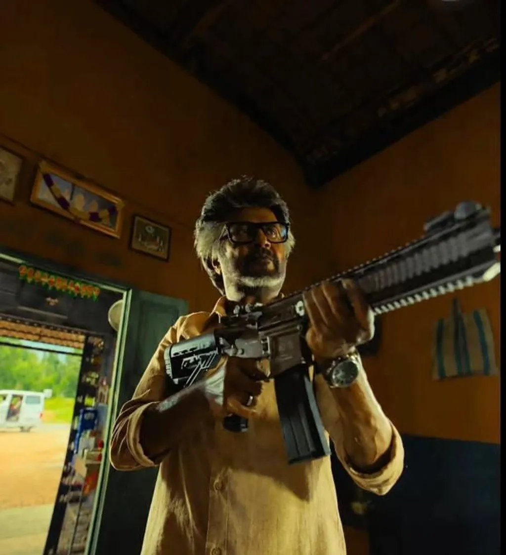 രജനികാന്തിന് നൽകിയിരിക്കുന്ന എല്ലാ ഫ്രെയിമിലും ഒരു ഫാൻ ബോയ് ടച്ച് ഫീൽ ചെയ്യുന്നുണ്ടായിരുന്നു എന്ന് വേണം പറയാൻ.