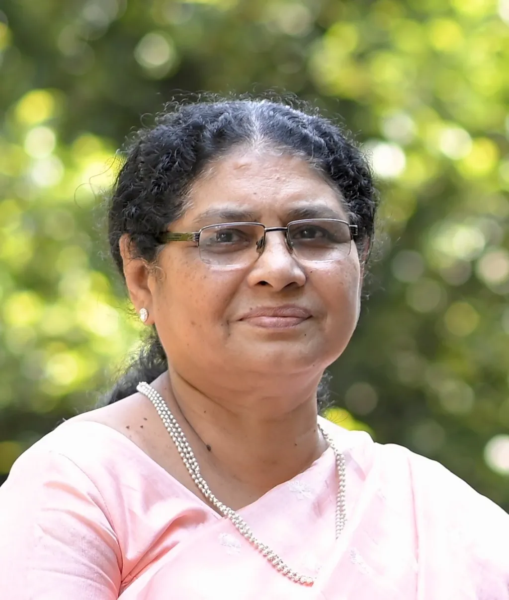 എന്താണെന്നറിയില്ല… ആരെങ്കിലും എന്നോട് അവരുടെ അമ്മയുടെ വിശേഷങ്ങൾ പറയുമ്പോൾ, നെഞ്ചിൽ ഒരു കനൽ കത്തുന്ന പോലെ തോന്നും. 